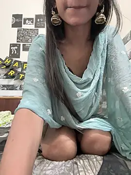 xoxoashi online show from August 7, 10:50 pm