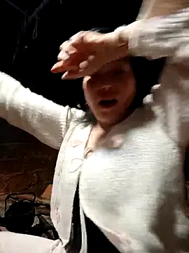 yu--yo online show from February 10, 11:30 pm