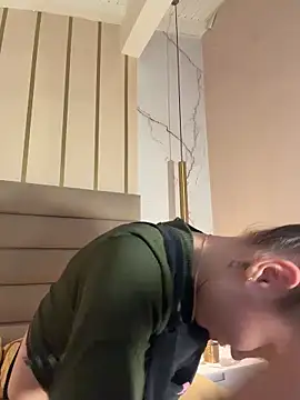 EmmaJhoons online show from March 29, 10:36 am