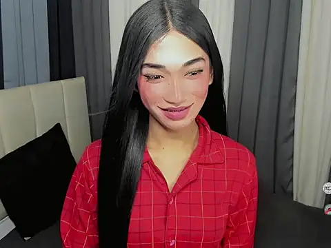 FyangFoxx online show from May 5, 6:44 pm