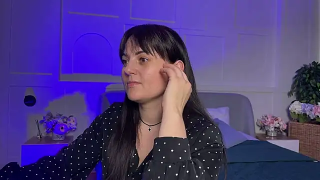  SilkyShadow  online show from February 5, 7:00 am