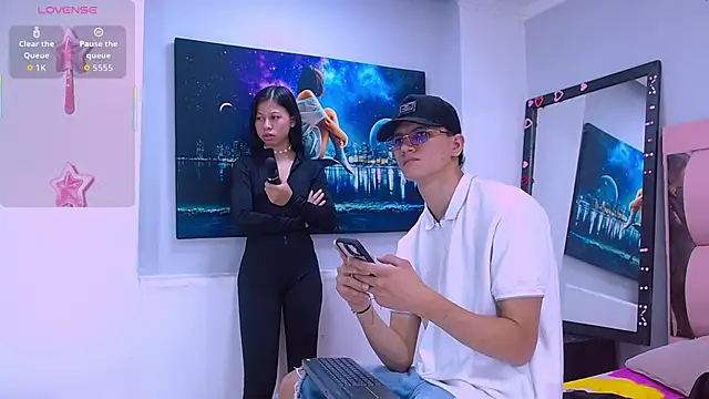 Sophi and Jack online show from March 15, 7:38 pm