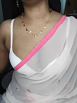 Desi Nil pori online show from August 8, 10:18 pm