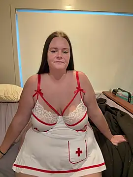 carinabro10 online show from February 3, 6:33 am