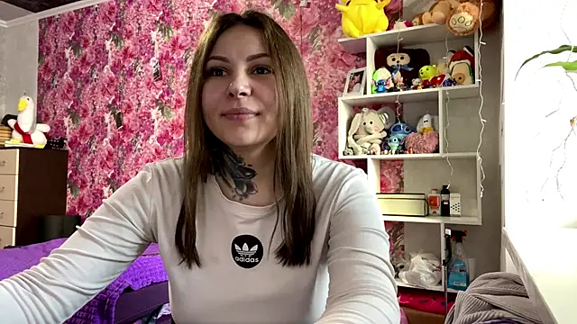 TraciBallena online show from February 20, 6:26 am