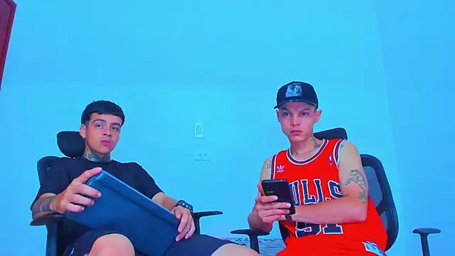 Thomas-Wil online show from April 19, 3:23 pm