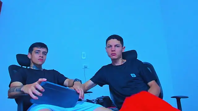 Thomas-Wil online show from April 5, 1:37 am