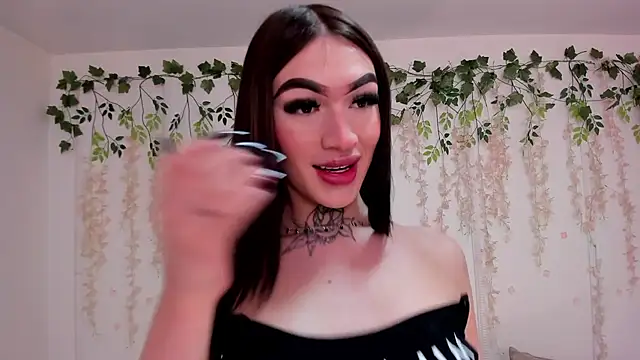 lizz lunna online show from March 9, 8:45 pm