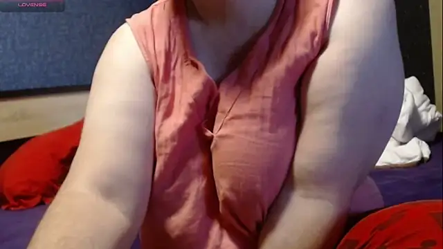 Snapshot of Santanna77 chatting on October 3, 8:41 am Santanna77 online show from October 3, 8:41 am