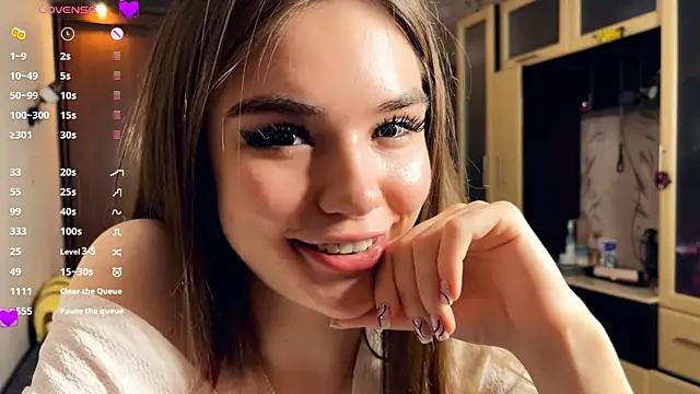 LubaSeirers online show from March 30, 3:22 pm