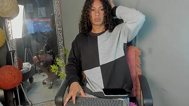 dylaans19 online show from February 8, 2:43 pm