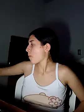 honeyhotgirl19 online show from March 1, 4:45 am