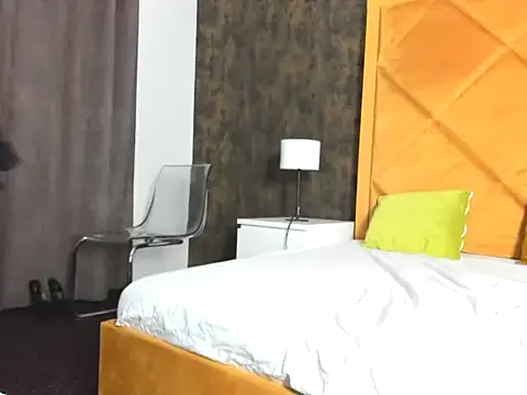 FrancescaZahra online show from January 17, 6:04 pm