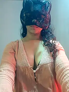 cutehotwife online show from August 3, 9:04 am