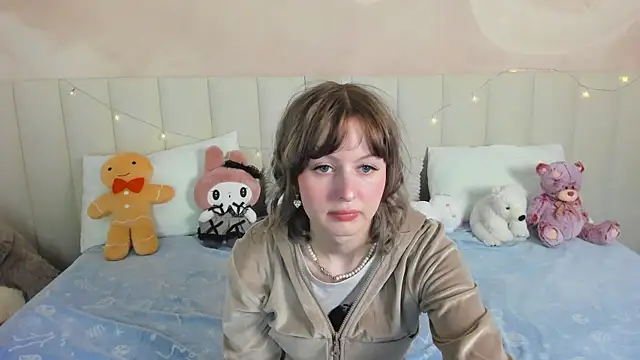 AdeleSilvy online show from June 22, 1:43 am
