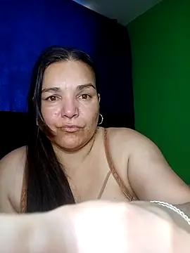 lee hot online show from February 3, 4:23 pm