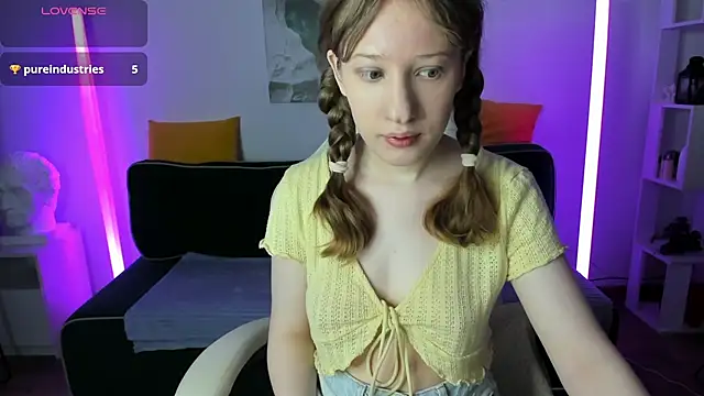 tracy aw online show from April 2, 3:59 am