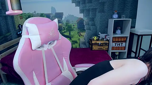 KiraDuvall online show from March 7, 5:20 pm