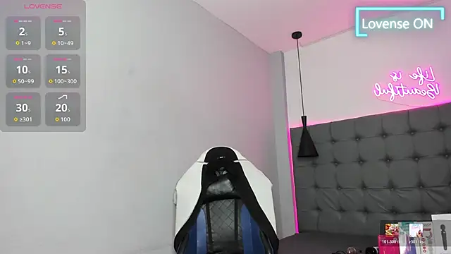 scarletcherry18 online show from June 3, 5:08 am