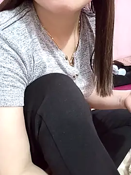 Phoebe-e online show from March 2, 5:08 am