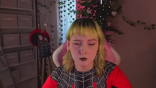 Roziett Belle online show from March 8, 8:07 am