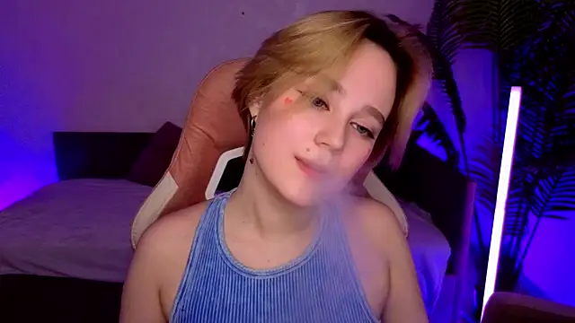 Ellie Heavenly online show from February 12, 8:27 am