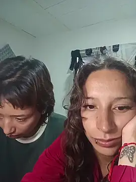 AlexxaAndRileyy online show from May 31, 4:57 pm