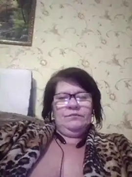 NysiOlsen online show from February 18, 11:04 pm