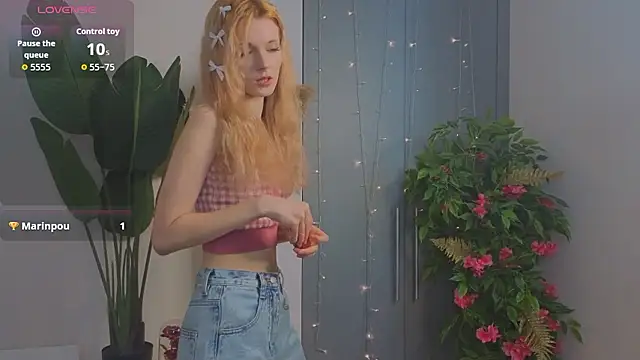 JuanaSumma online show from March 19, 6:29 am