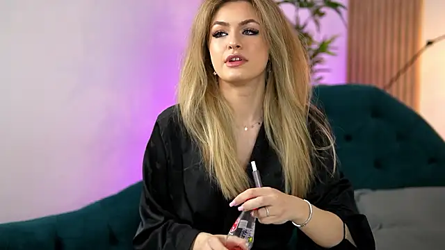 NayaQuinn online show from February 20, 8:09 pm