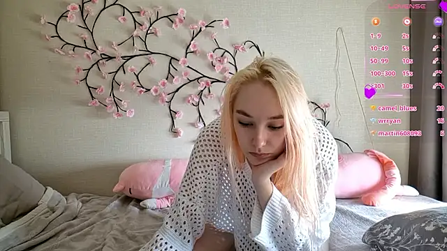 MisaMew online show from March 14, 11:33 am