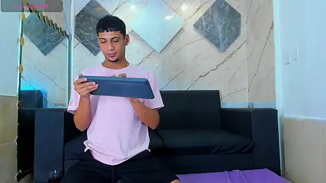 ALEX KEITH26 online show from April 12, 11:57 am