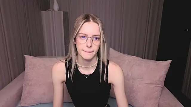 kittie like18 online show from April 14, 12:43 am