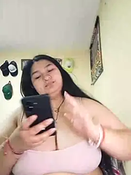 LauraHorny69 online show from April 20, 9:07 pm