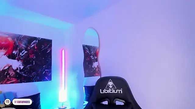 zara rouxx online show from February 3, 8:01 pm