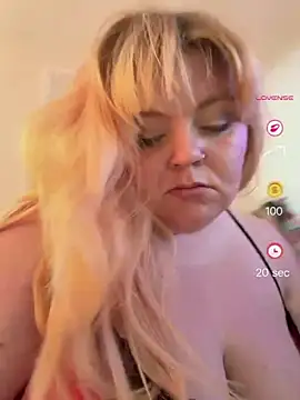danikaFendyr online show from June 20, 7:34 am