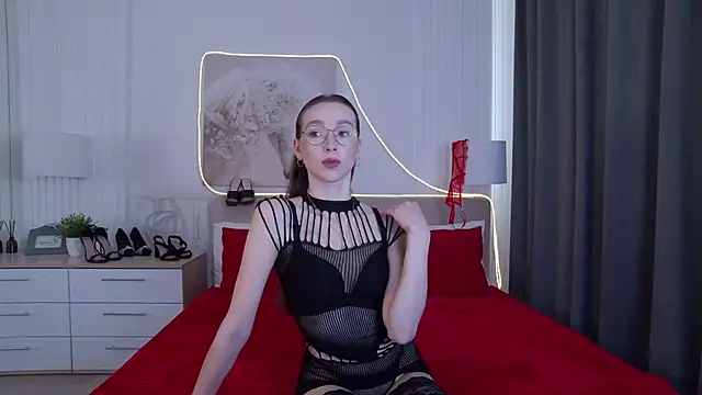 Emily Simon online show from April 8, 5:31 am