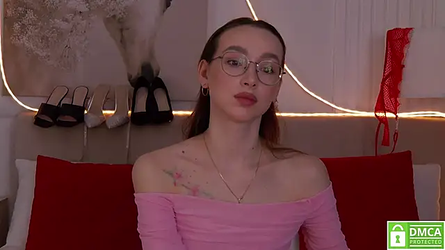 Emily Simon online show from March 7, 5:58 am