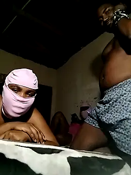 KAT AND DEE online show from February 10, 7:50 pm