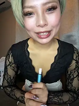 BADBITCHISAKI online show from April 13, 1:12 pm