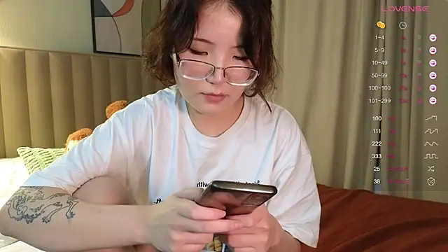 nullgirl online show from February 24, 2:44 am