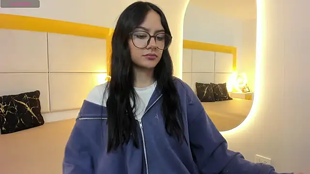 NiccolleHall online show from February 27, 2:06 pm