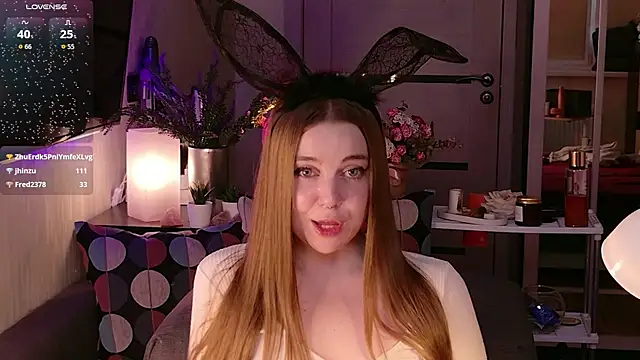 bratwifelina online show from April 1, 1:41 pm