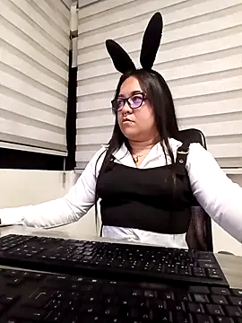 Amy  Cooper   online show from April 12, 4:37 am