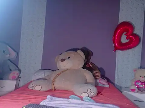 PaulinaWilliams online show from February 18, 6:29 pm