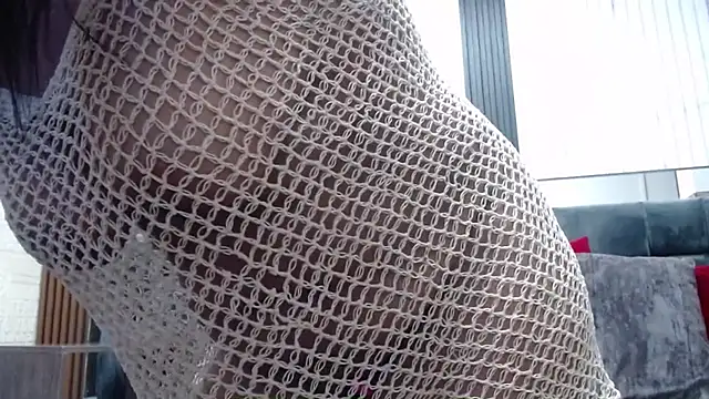 Zeyllyjhonson online show from April 8, 2:08 pm