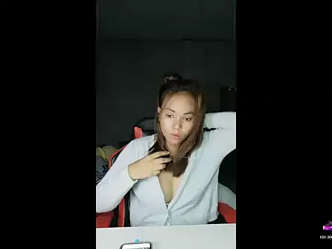 Pearlveil online show from March 9, 3:31 am