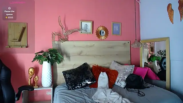 maria Turner1 online show from April 22, 10:23 am