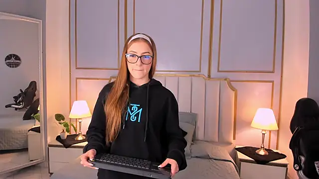 Nicol 6 online show from February 4, 12:08 pm