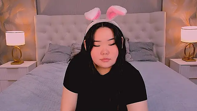 YUMI G online show from March 1, 8:30 pm